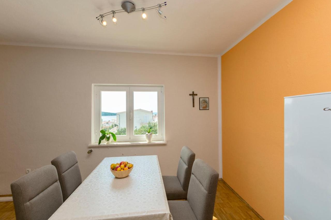Apartments Jelka Primosten Bagian luar foto
